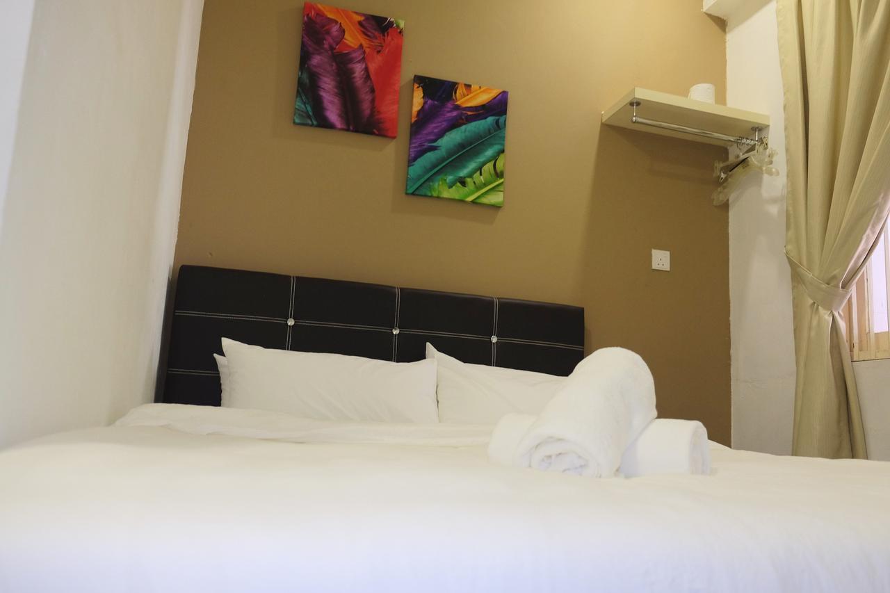 Natol Homestay - London Кучинг Екстериор снимка