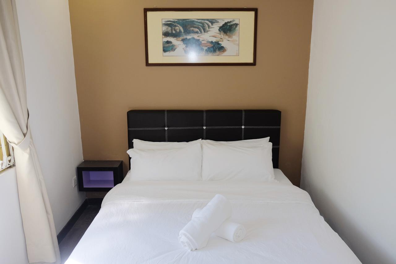 Natol Homestay - London Кучинг Екстериор снимка