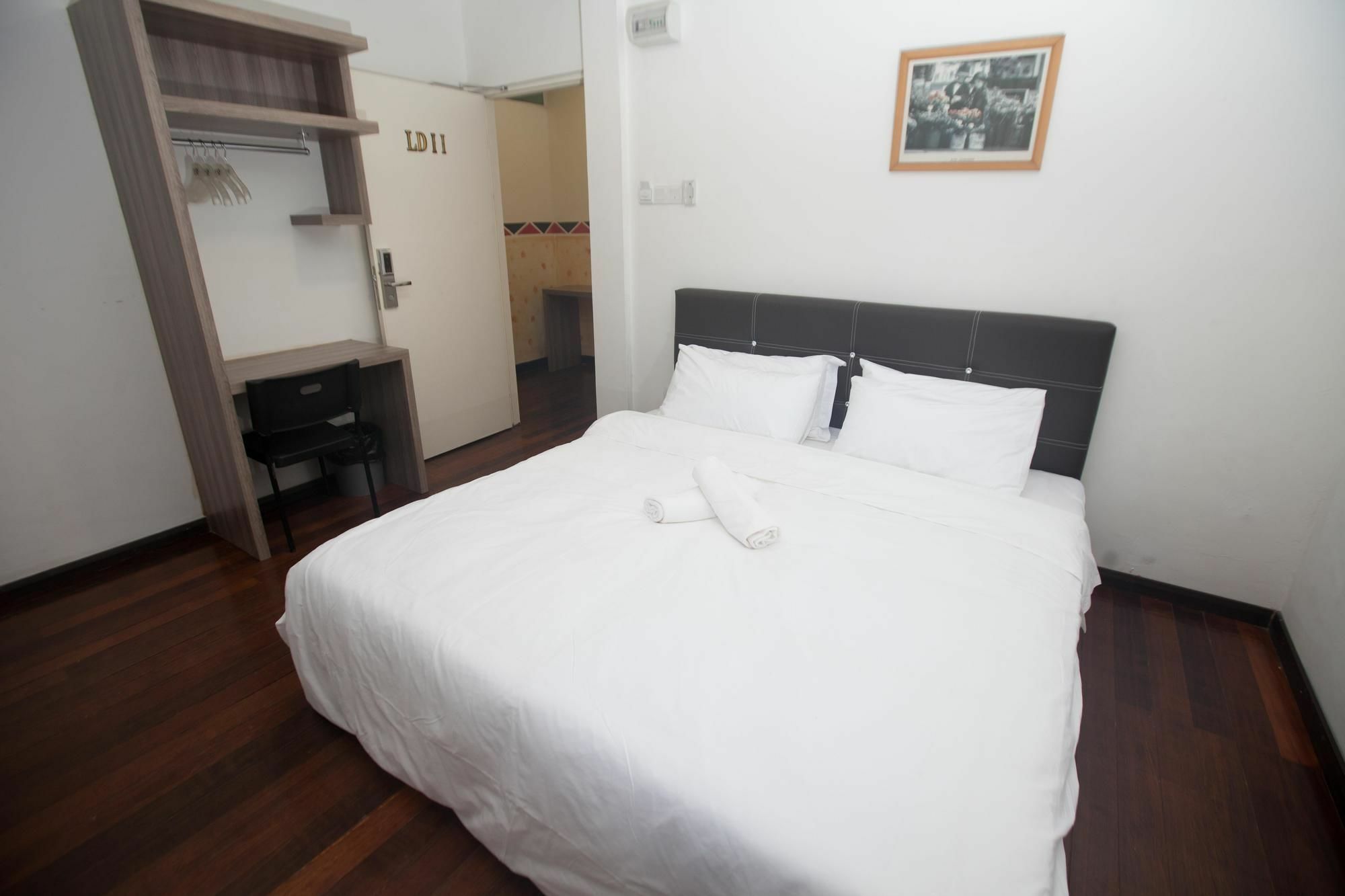 Natol Homestay - London Кучинг Екстериор снимка