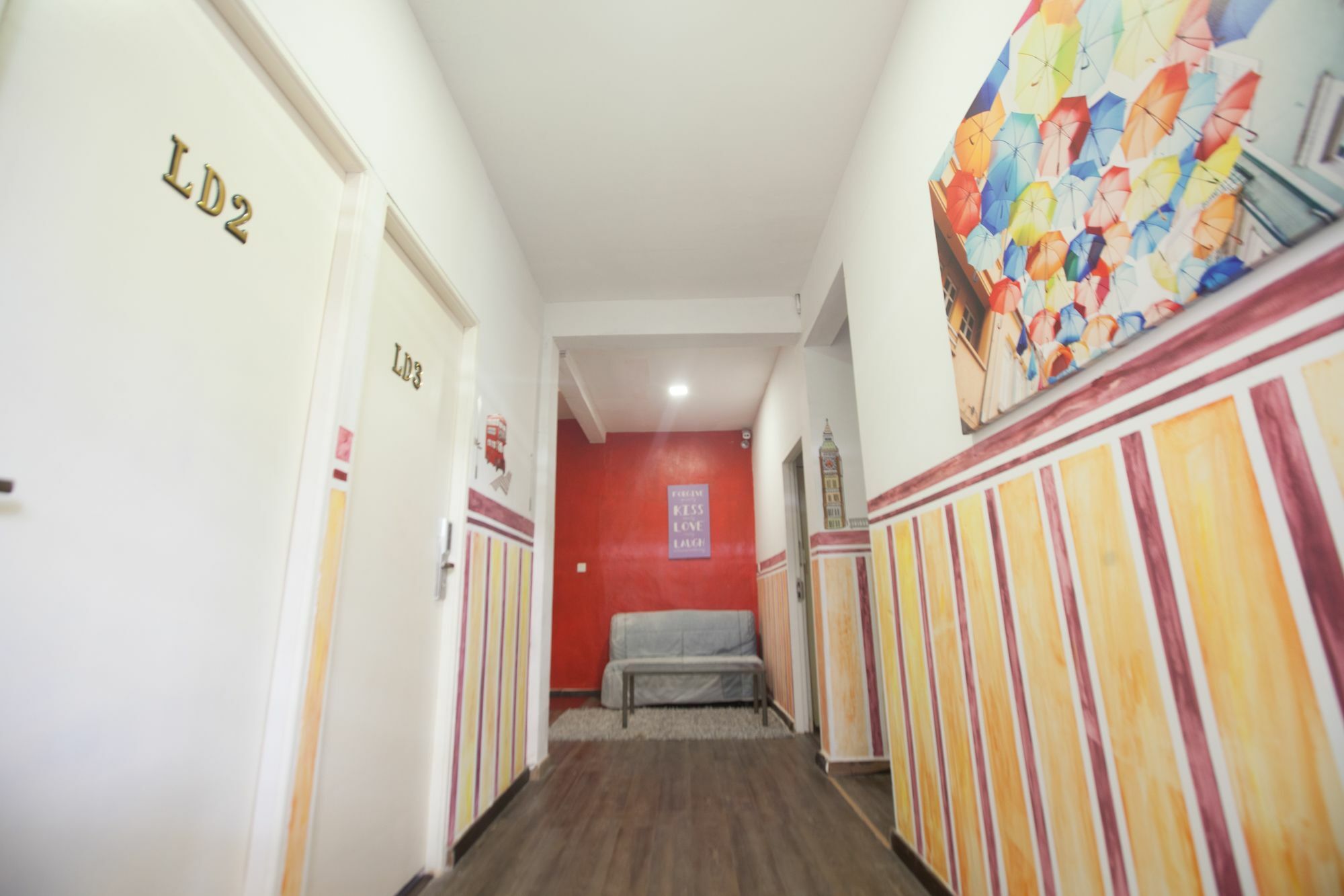 Natol Homestay - London Кучинг Екстериор снимка