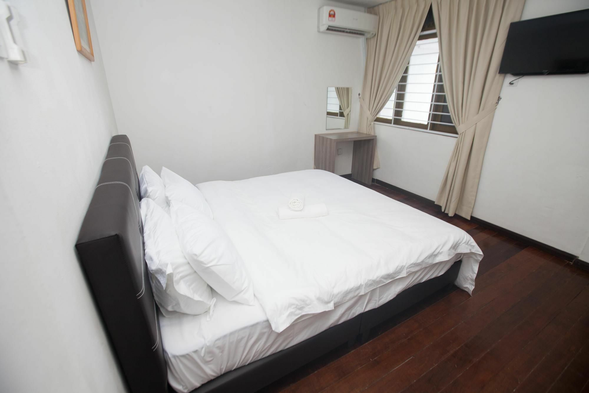 Natol Homestay - London Кучинг Екстериор снимка