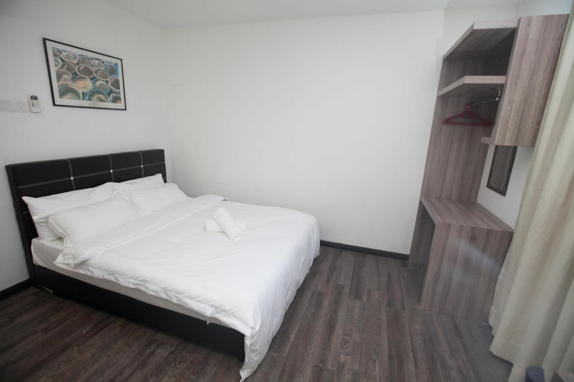 Natol Homestay - London Кучинг Екстериор снимка
