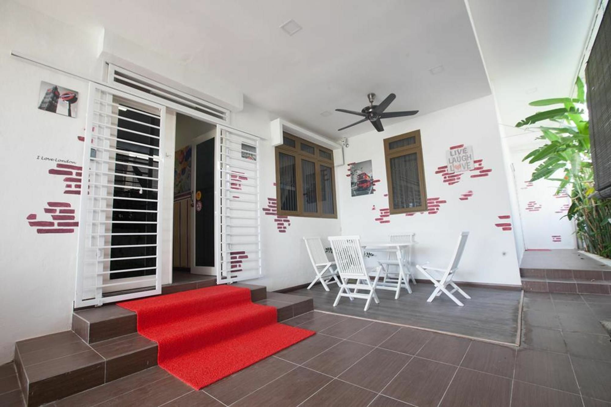 Natol Homestay - London Кучинг Екстериор снимка